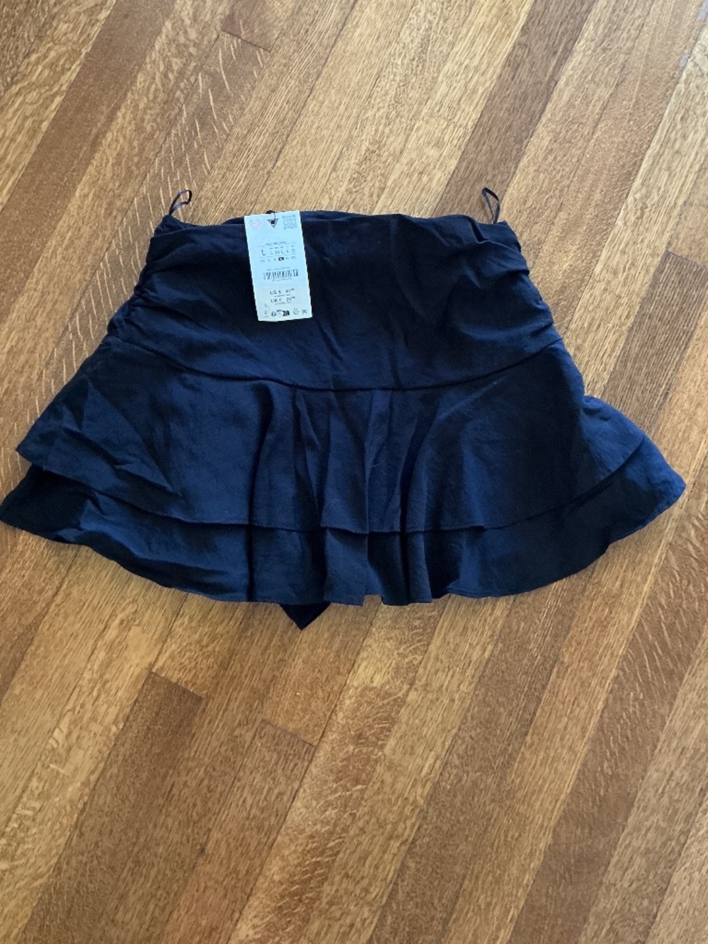 BNWT Zara Black Ruffle Skort Size Large